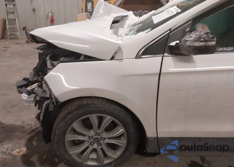 2019 Ford Edge Titanium z USA, uszkodzony, nr VIN 2FMPK4K94KBB84903